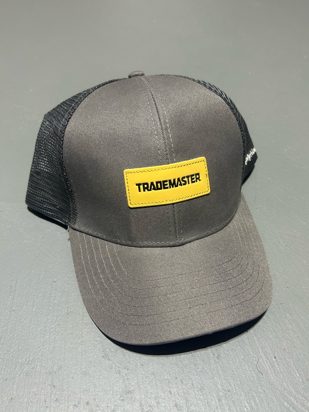 (NEW) TRADEMASTER Leather Emblem Patch Gray SnapBack Hat